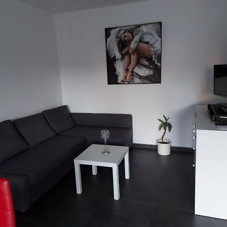 Several Different Rooms, Newly Furnished, In A New House In Vichten Eksteriør bilde
