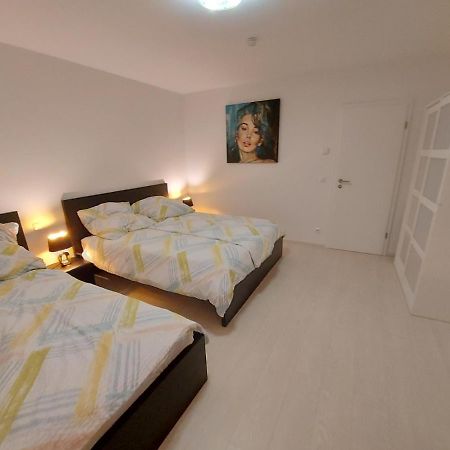 Several Different Rooms, Newly Furnished, In A New House In Vichten Eksteriør bilde