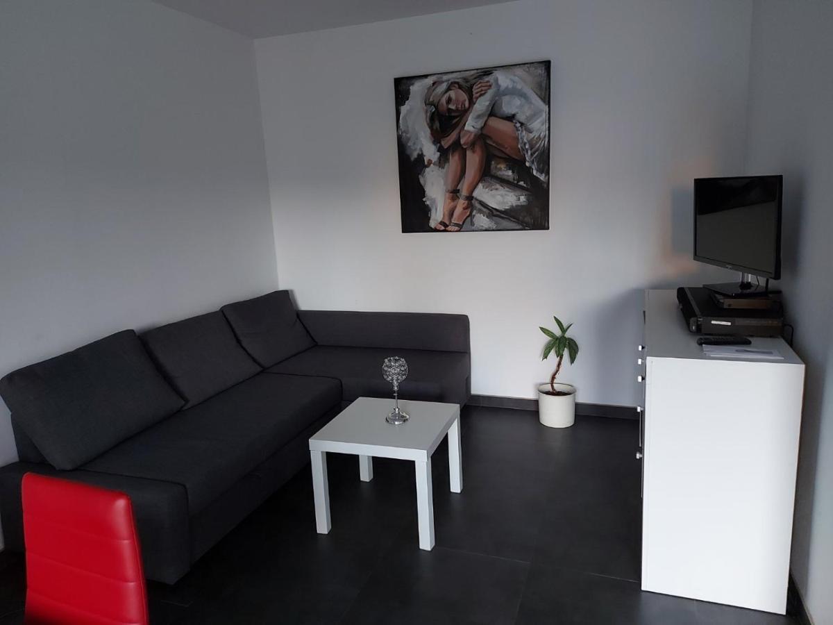 Several Different Rooms, Newly Furnished, In A New House In Vichten Eksteriør bilde
