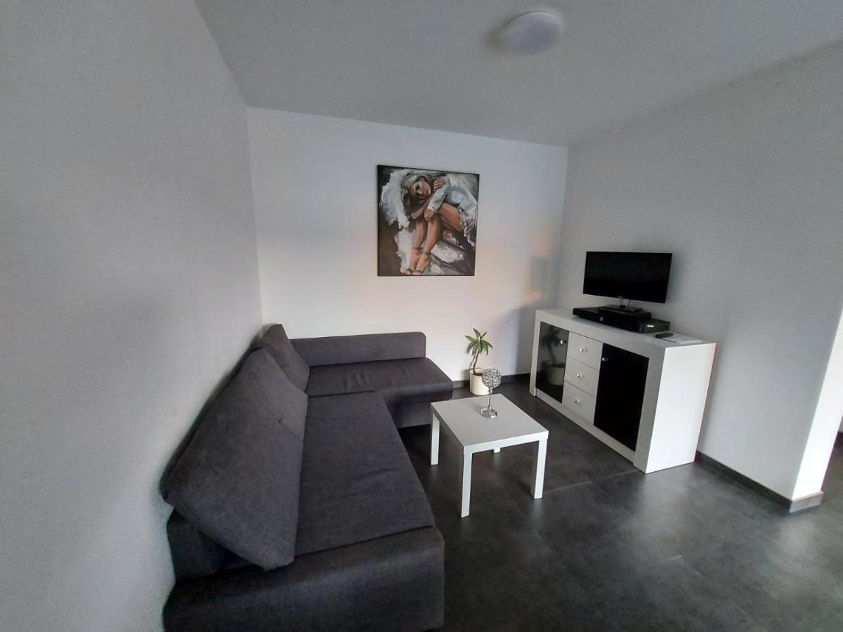 Several Different Rooms, Newly Furnished, In A New House In Vichten Eksteriør bilde