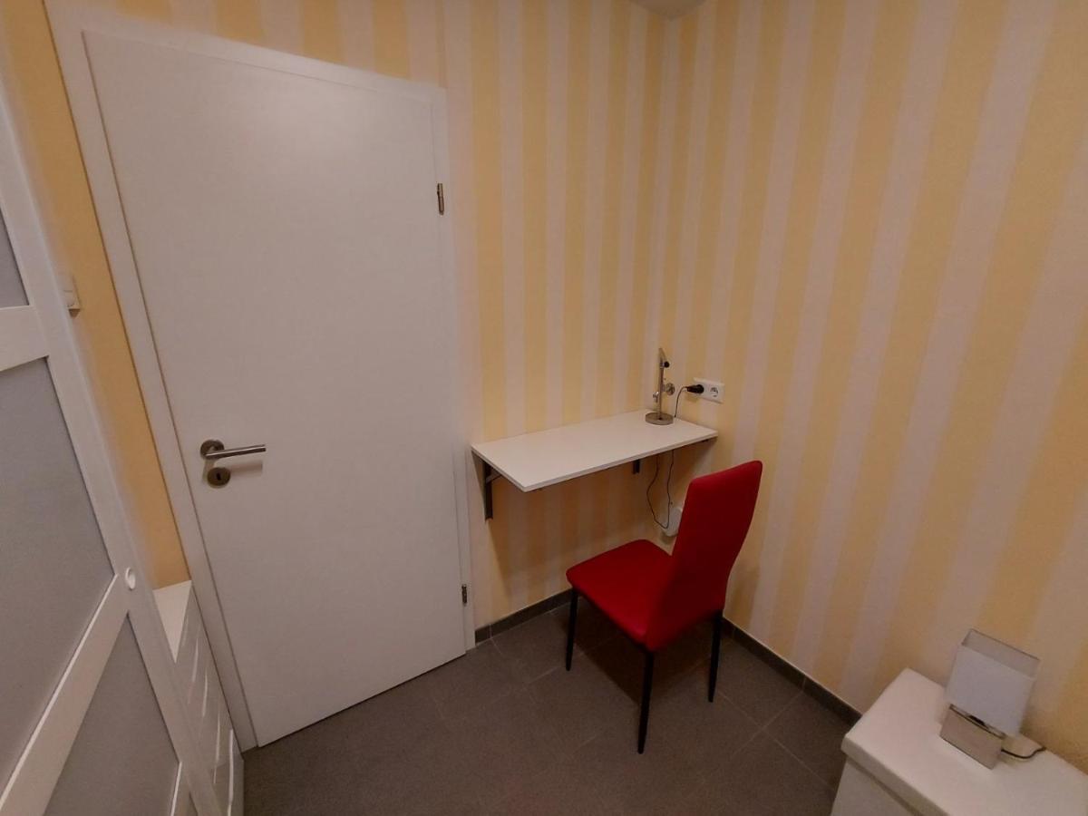 Several Different Rooms, Newly Furnished, In A New House In Vichten Eksteriør bilde